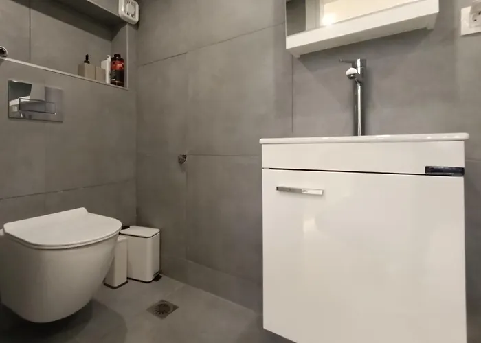 The White Loft - Explore Center On Foot - 350m From Seaside - Stylish Loft *
