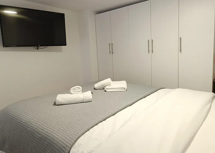 The White Loft - Explore Center On Foot - 350m From Seaside - Stylish Loft Thessaloniki